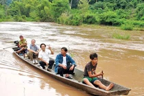 Thuyền độc mộc ở xứ Mạ kỳ bí