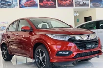 Cuối năm, săn ô tô giảm giá trăm triệu chơi Tết