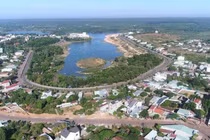 Hồ Suối Cam tại TP Đồng Xoài. Ảnh: Vietnamnet