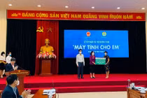 108 tỷ 695 triệu đồng cùng hàng ngàn thiết bị học tập ủng hộ học sinh học trực tuyến