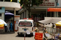 Hai nhân viên Bệnh viện quận Tân Phú dương tính với SARS-CoV-2