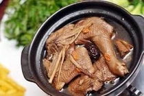 Gà hầm tam thất phục hồi suy nhược