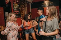 Hà Nội yêu cầu đóng cửa quán bar, karaoke ngay trong đêm