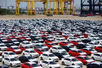 Ô tô nhập khẩu giảm mạnh