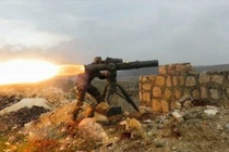 Syria: Nhóm Hồi giáo cực đoan tấn công khiêu khích, phá hủy một xe tải ở Raqqa