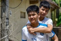 Nam sinh 10 năm "cõng bạn" chính thức chọn học ở Đại học Y Dược Thái Bình