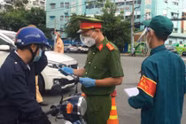 Theo Phó chủ tịch UBND TPHCM Lê Hòa Bình, việc kiểm soát chặt là vì an toàn, sức khỏe của người dân TPHCM và các tỉnh lân cận. 