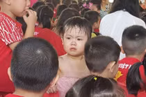 Bộ GD&ĐT đề nghị không tăng học phí, chia sẻ khó khăn trong năm học mới