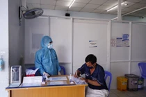 Ngăn Covid-19 vào bệnh viện bằng buồng cấp cứu sàng lọc, tăng cường cách ly 