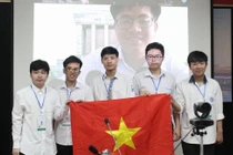Các thành viên đội tuyển Việt Nam dự kỳ thi Olympic Toán học quốc tế năm 2021.