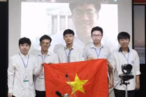 Các thành viên đội tuyển Việt Nam dự kỳ thi Olympic Toán học quốc tế năm 2021.
