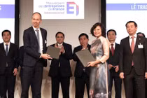 Công ty TNHH Sản xuất và Kinh doanh VinFast và Tập đoàn điện lực hàng đầu của Pháp Électricité de France (EDF) đã ký kết Biên bản ghi nhớ hợp tác.