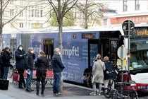 Áo áp lệnh phong toả với người chưa tiêm văcxin