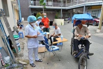 Tiêm vắcxin ngừa Covid-19 giúp cộng đồng ít mắc bệnh, giảm tỷ lệ chuyển nặng.