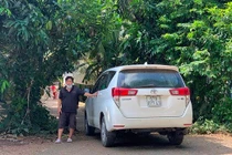 Đối tượng Trần Thanh Tuấn cùng phương tiện đưa người xuất cảnh trái phép qua biên giới.