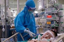 Bác sĩ đón Tết online cùng gia đình để ở viện chăm sóc bệnh nhân Covid-19