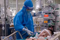 Bác sĩ đón Tết online cùng gia đình để ở viện chăm sóc bệnh nhân Covid-19