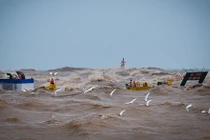 Ba lần giải cứu bất thành người mắc kẹt trên tàu Vietship 01