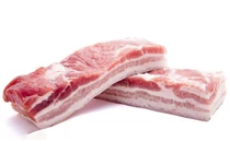 Giá thịt lợn giảm, giá thức ăn chăn nuôi tăng, nhiều nông dân bỏ chuồng