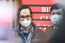 Bố bé gái 3 tuổi rơi từ tầng 12A: 'Cháu như được sinh ra lần 2'