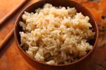 Gạo trắng và gạo lứt, loại nào bổ dưỡng hơn?