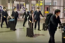 Nhóm 2 tuyển Nhật Bản và các trọng tài đã đến Việt Nam