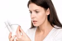 Chứng rụng tóc nhiều, do đâu?