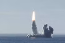 Video: Nga phóng thử nghiệm thành công tên lửa đạn đạo từ tàu ngầm hạt nhân lớp Borei