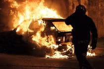 Mẹ không thích con dâu, chồng thiêu chết hai cô vợ trẻ