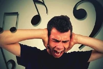 Điếc tai vì thích nghe âm thanh lớn