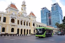 Buýt điện lăn bánh ở TPHCM