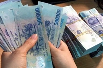 Nữ nhân viên ngân hàng công bố “vỡ nợ” gần 200 tỷ đồng