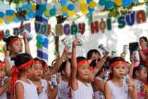 Hà Nội sẽ từng bước triển khai chương trình Sữa học đường 