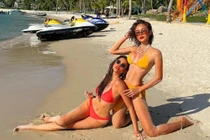 Võ Hoàng Yến - Mâu Thủy khai xuân đọ bikini nóng bỏng
