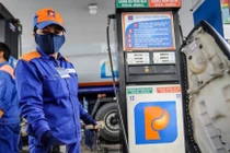 Lùi thời gian điều chỉnh giá xăng 