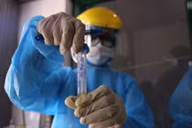 Một bác sĩ ở Vĩnh Phúc nghi mắc Covid-19