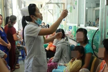 Bệnh viêm họng cấp kéo dài có thể gây ra các biến chứng viêm nhiễm