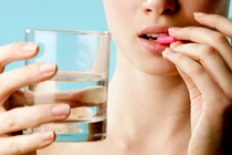 Chuyên gia cảnh báo chăm sóc tóc, móng bằng biotin