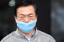 Cựu bộ trưởng Vũ Huy Hoàng 'sức khoẻ yếu' trước phiên toà