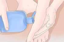 Xử lý khi thủy tinh găm vào chân