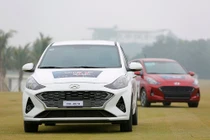 Grand i10 2021 sở hữu cản dưới cùng lưới tản nhiệt kích cỡ lớn.