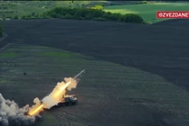Video: Pháo phản lực Smerch tiêu diệt kho vũ khí đạn dã chiến của quân đội Ukraine