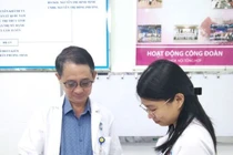 Nhập viện vì viêm tụy, phát hiện u tuyến cận giáp