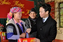 Yên Bái: Tặng quà cho gần 15.400 hộ nghèo nhân dịp Tết Nguyên đán Tân Sửu 2021