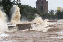 Bão số 2 giật cấp 11 đã đổ bộ vào đất liền các tỉnh từ Nam Định đến Hải Phòng