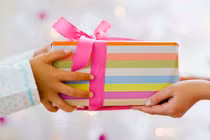 Lập 3 đường dây nóng tố cáo tặng quà Tết