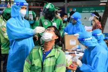 Shipper: 'Mất 260.000 đồng để xét nghiệm thì tôi không chạy ship nữa'