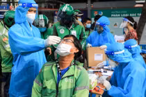 Shipper: 'Mất 260.000 đồng để xét nghiệm thì tôi không chạy ship nữa'