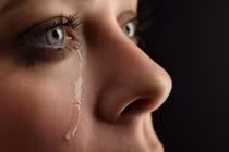 Cẩn thận khô mắt bùng phát nguy hiểm