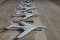 Trung Quốc đưa máy bay ném bom hiện đại nhất diễn tập chiến đấu trên Biển Đông